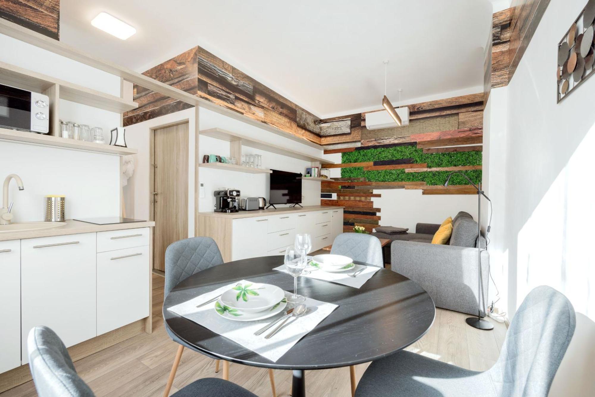 Elemental Retreats - Wood & Water Studios บูดาเปสต์ ภายนอก รูปภาพ