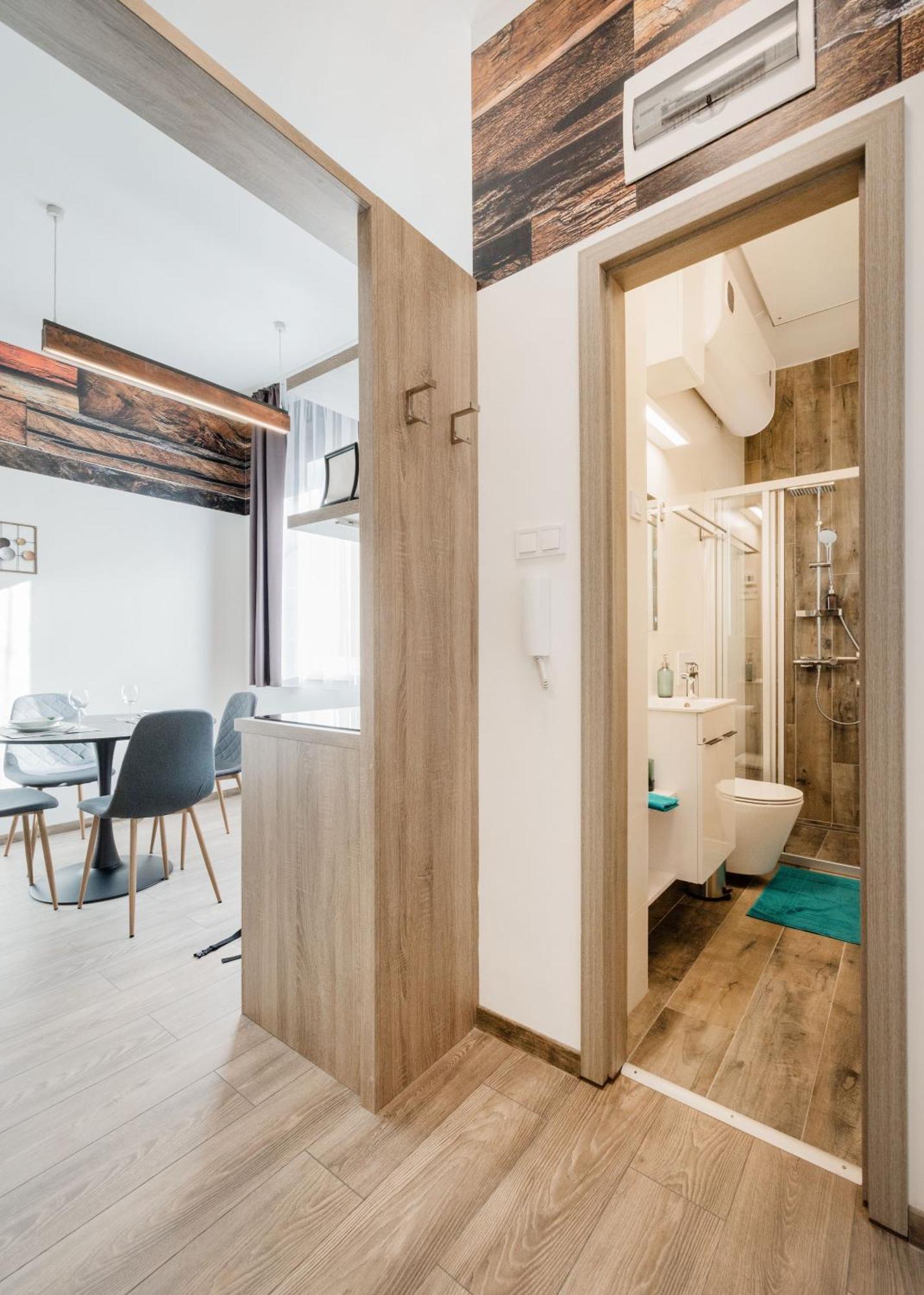 Elemental Retreats - Wood & Water Studios บูดาเปสต์ ภายนอก รูปภาพ